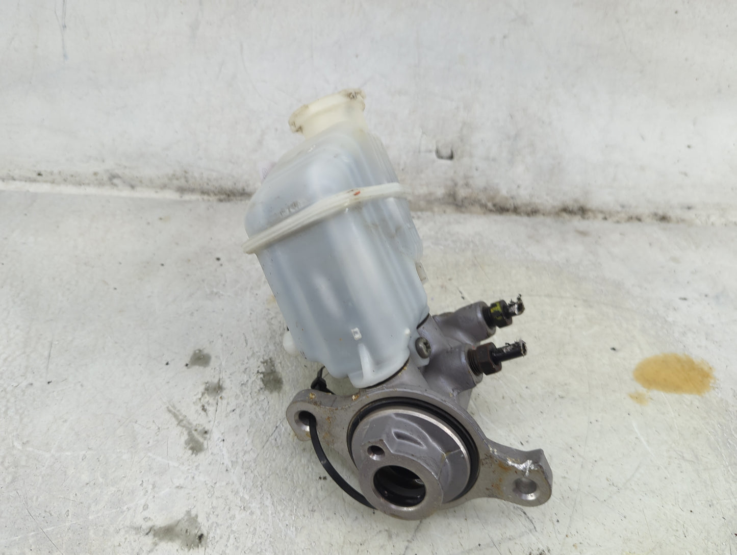 2011-2014 Hyundai Sonata Brake Master Cylinder 1492225 - Oemusedautoparts1.com