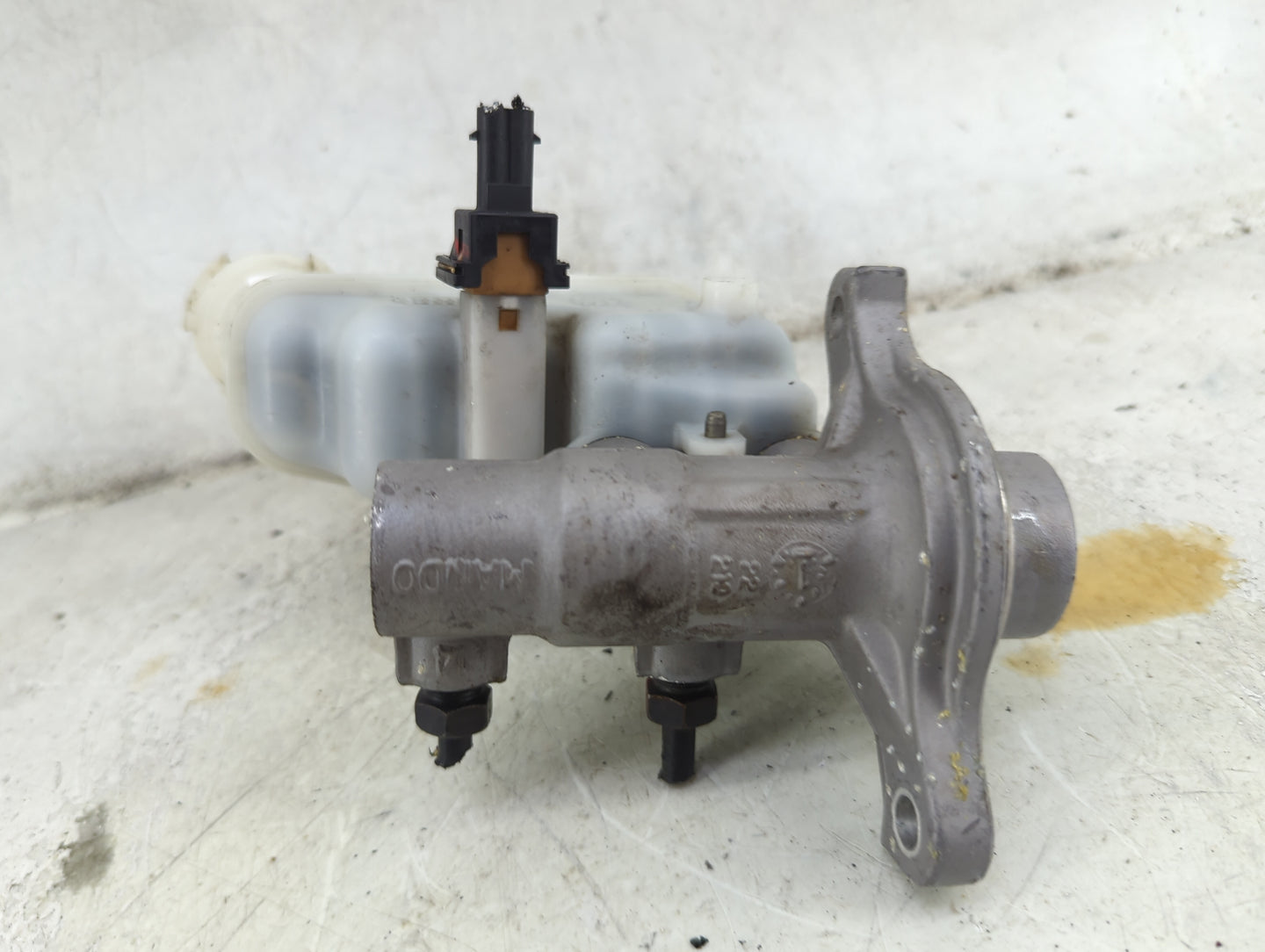 2011-2014 Hyundai Sonata Brake Master Cylinder 1492225 - Oemusedautoparts1.com