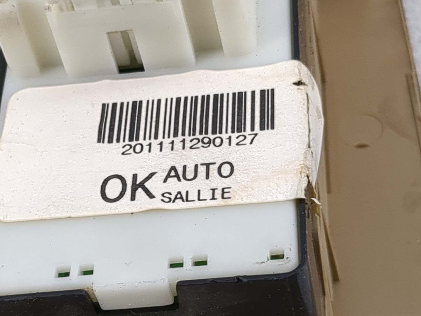 2011-2015 Hyundai Sonata Master Power Window Switch Replacement Driver Side Left P/N:201111290127 Fits OEM Used Auto Parts -