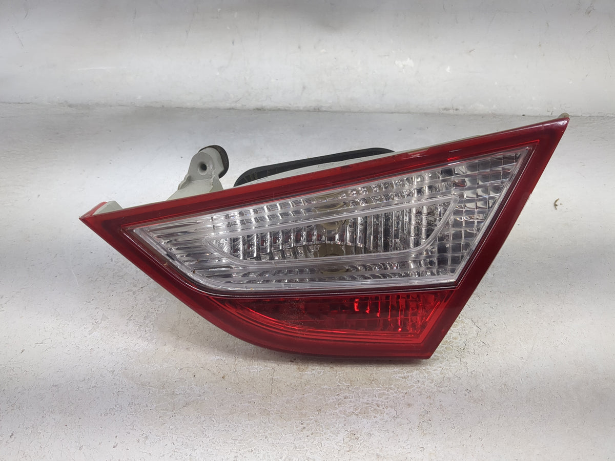 2011 Hyundai Sonata Passenger Right Side Deck Lid Mounted Tail Light 1512195 - Oemusedautoparts1.com