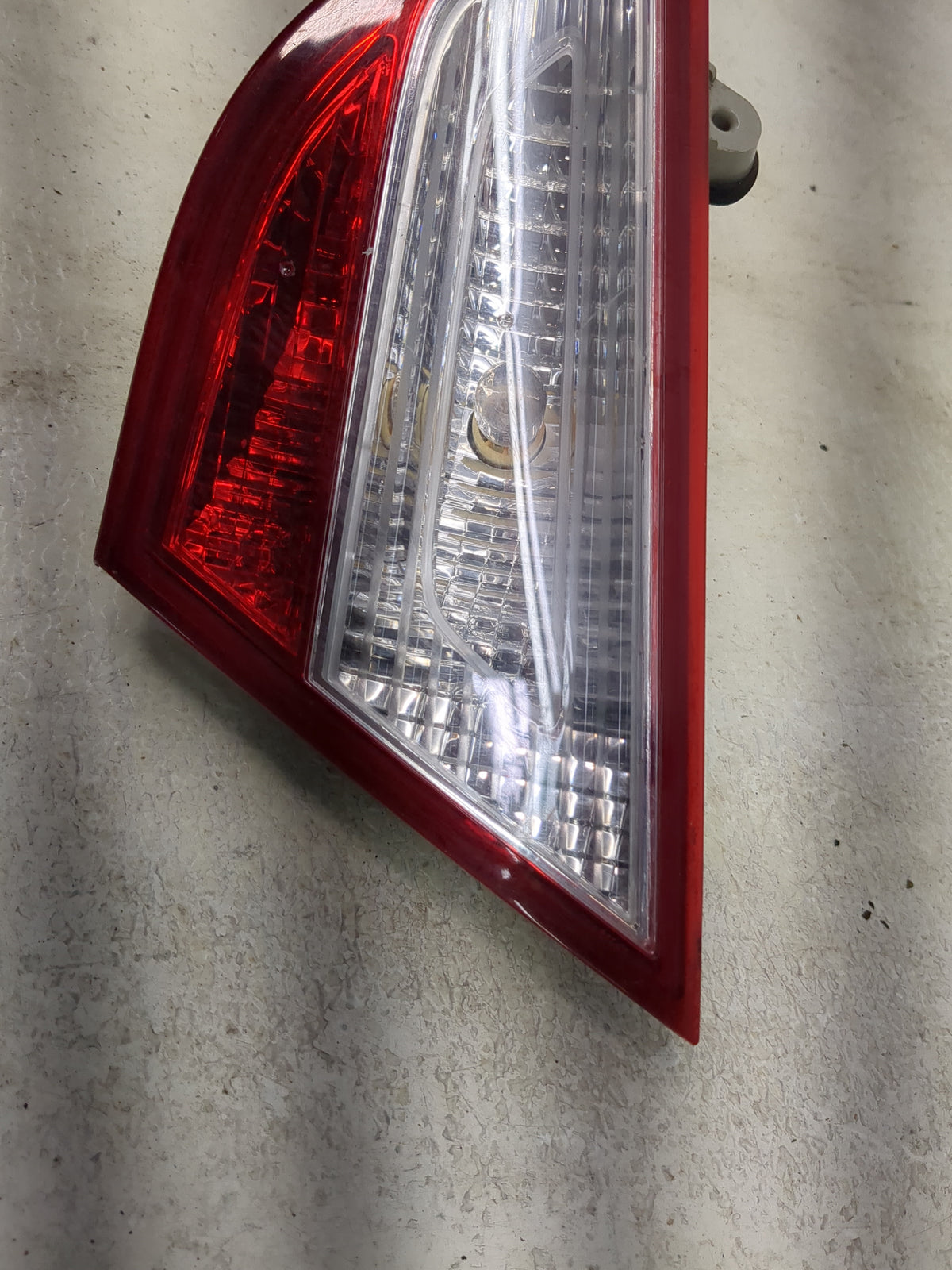 2011-2014 Hyundai Sonata Tail Light Assembly Passenger Right OEM P/N:5NPEB4AC3CH447199 Fits Fits 2011 2012 2013 2014 OEM Use