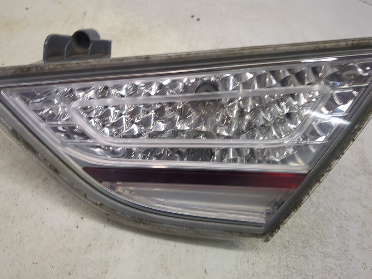 2011 Hyundai Sonata Passenger Right Side Deck Lid Mounted Tail Light 1513420 - Oemusedautoparts1.com