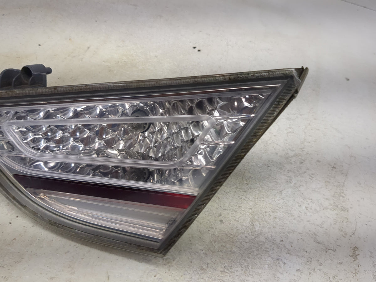 2011 Hyundai Sonata Passenger Right Side Deck Lid Mounted Tail Light 1513420 - Oemusedautoparts1.com