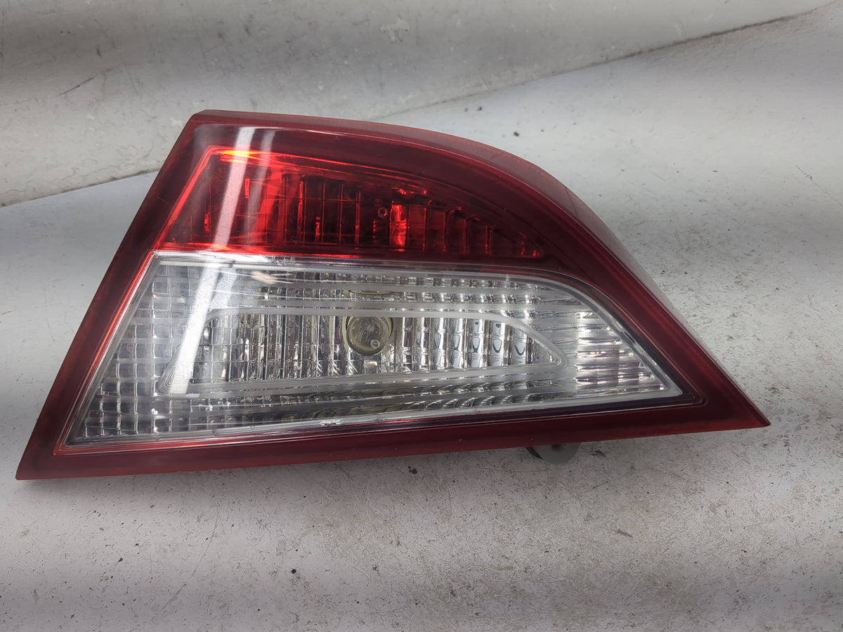 2011 Hyundai Sonata Passenger Right Side Deck Lid Mounted Tail Light 1520063 - Oemusedautoparts1.com