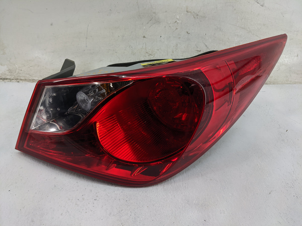 2011-2014 Hyundai Sonata Tail Light Assembly Passenger Right OEM P/N:11647 SAE AIP2R2TS 10 DOT Fits Fits 2011 2012 2013 2014