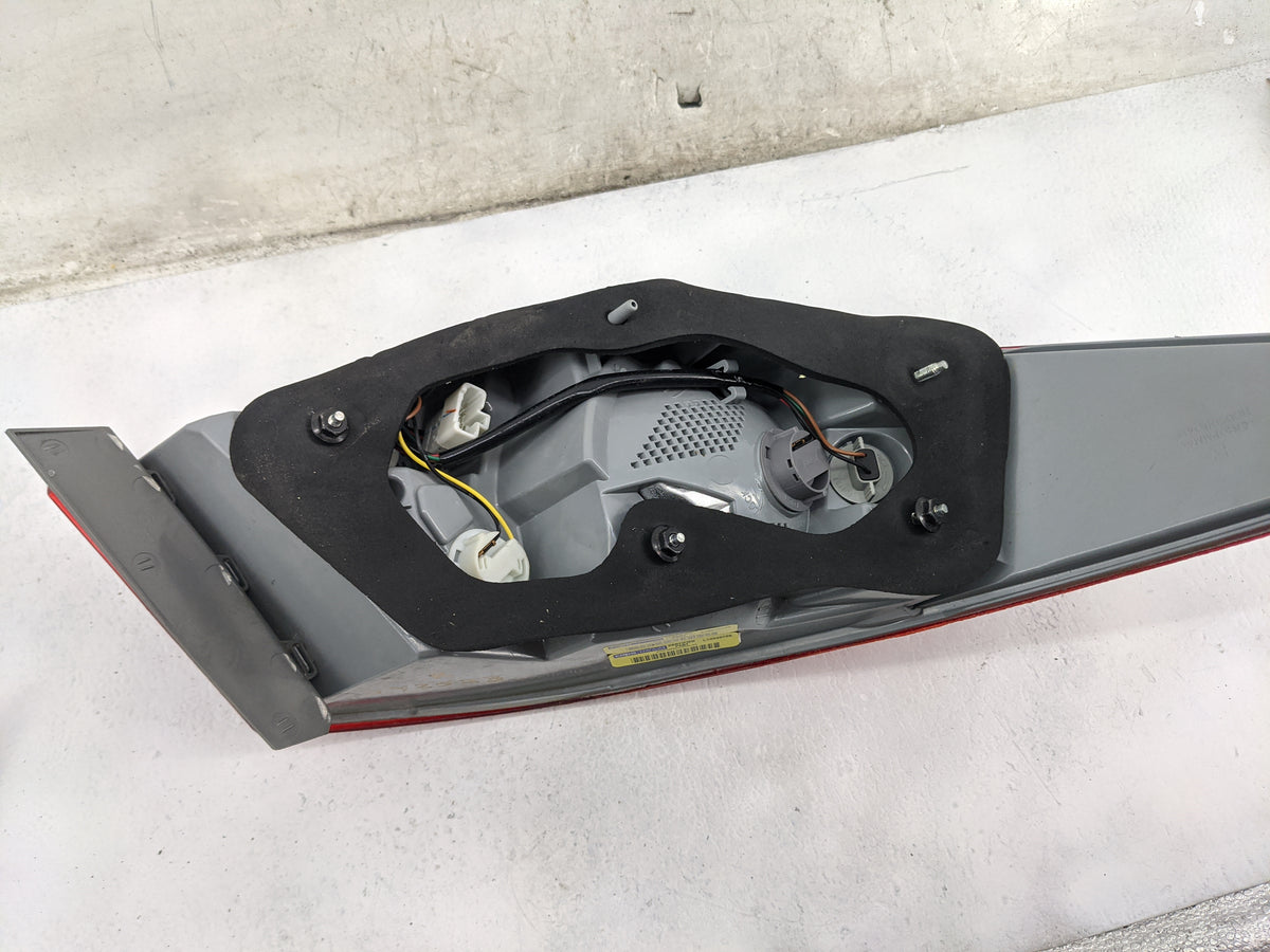 2011-2014 Hyundai Sonata Tail Light Assembly Passenger Right OEM P/N:11647 SAE AIP2R2TS 10 DOT Fits Fits 2011 2012 2013 2014