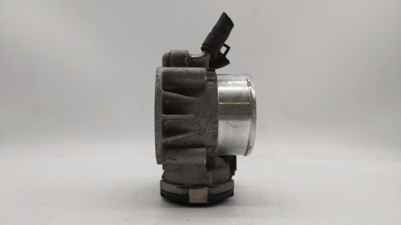 2011-2014 Hyundai Sonata Throttle Body P/N:35100-2G700 Fits Fits 2011 2012 2013 2014 2015 2016 OEM Used Auto Parts - Oemused