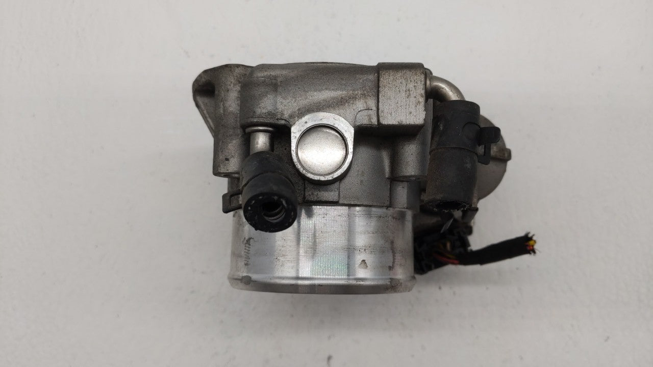 2011-2014 Hyundai Sonata Throttle Body P/N:35100-2G700 Fits Fits 2011 2012 2013 2014 2015 2016 OEM Used Auto Parts - Oemused