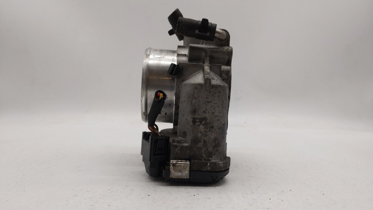 2011-2014 Hyundai Sonata Throttle Body P/N:35100-2G700 Fits Fits 2011 2012 2013 2014 2015 2016 OEM Used Auto Parts - Oemused