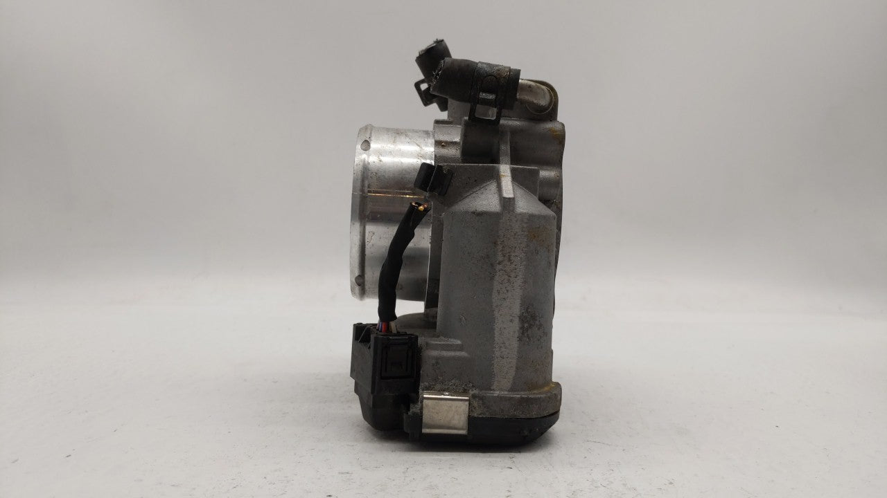2011-2014 Hyundai Sonata Throttle Body P/N:35100-2G700 Fits Fits 2011 2012 2013 2014 2015 2016 OEM Used Auto Parts - Oemused