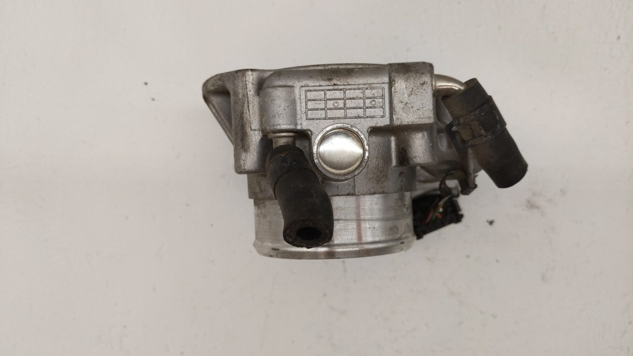 2011-2015 Hyundai Sonata Throttle Body P/N:35100-2G800 Fits Fits 2011 2012 2013 2014 2015 2016 OEM Used Auto Parts - Oemused