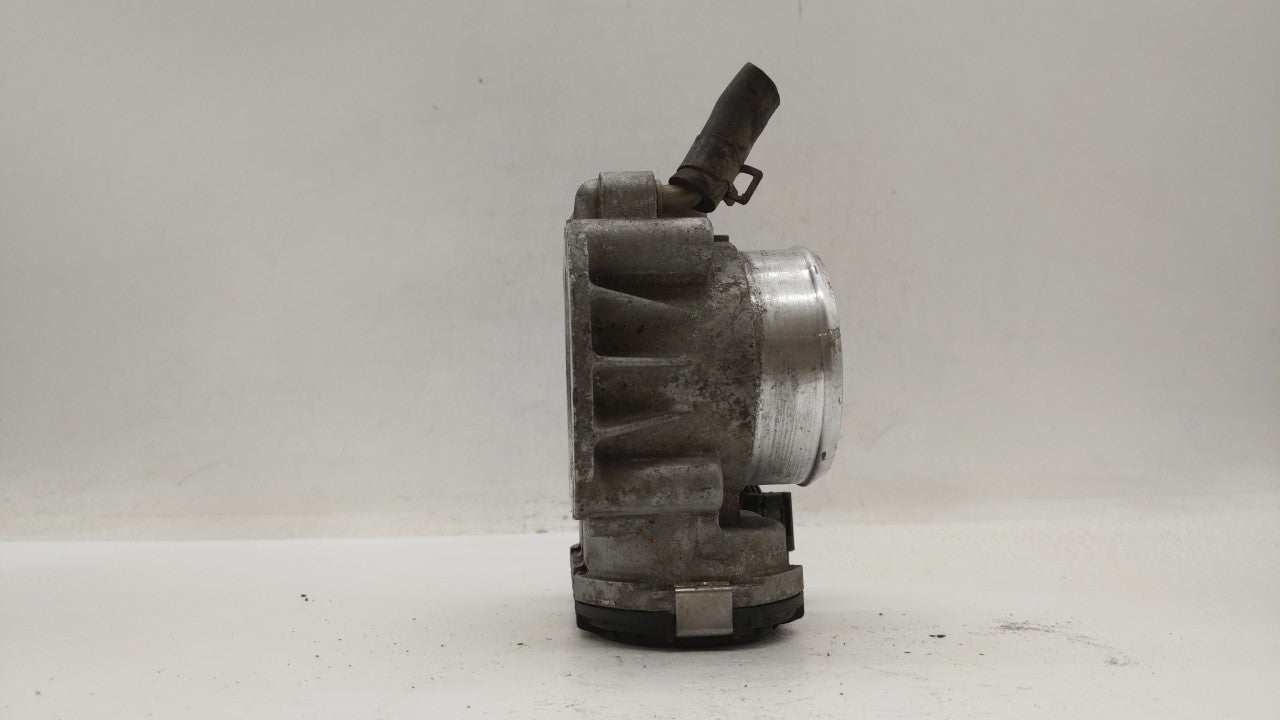 2011-2015 Hyundai Sonata Throttle Body P/N:35100-2G800 Fits Fits 2011 2012 2013 2014 2015 2016 OEM Used Auto Parts - Oemused