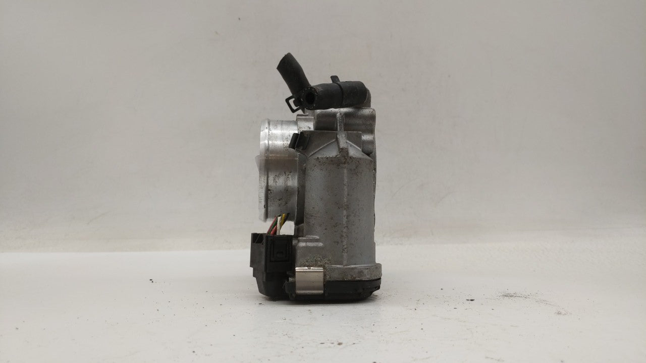 2011-2015 Hyundai Sonata Throttle Body P/N:35100-2G800 Fits Fits 2011 2012 2013 2014 2015 2016 OEM Used Auto Parts - Oemused