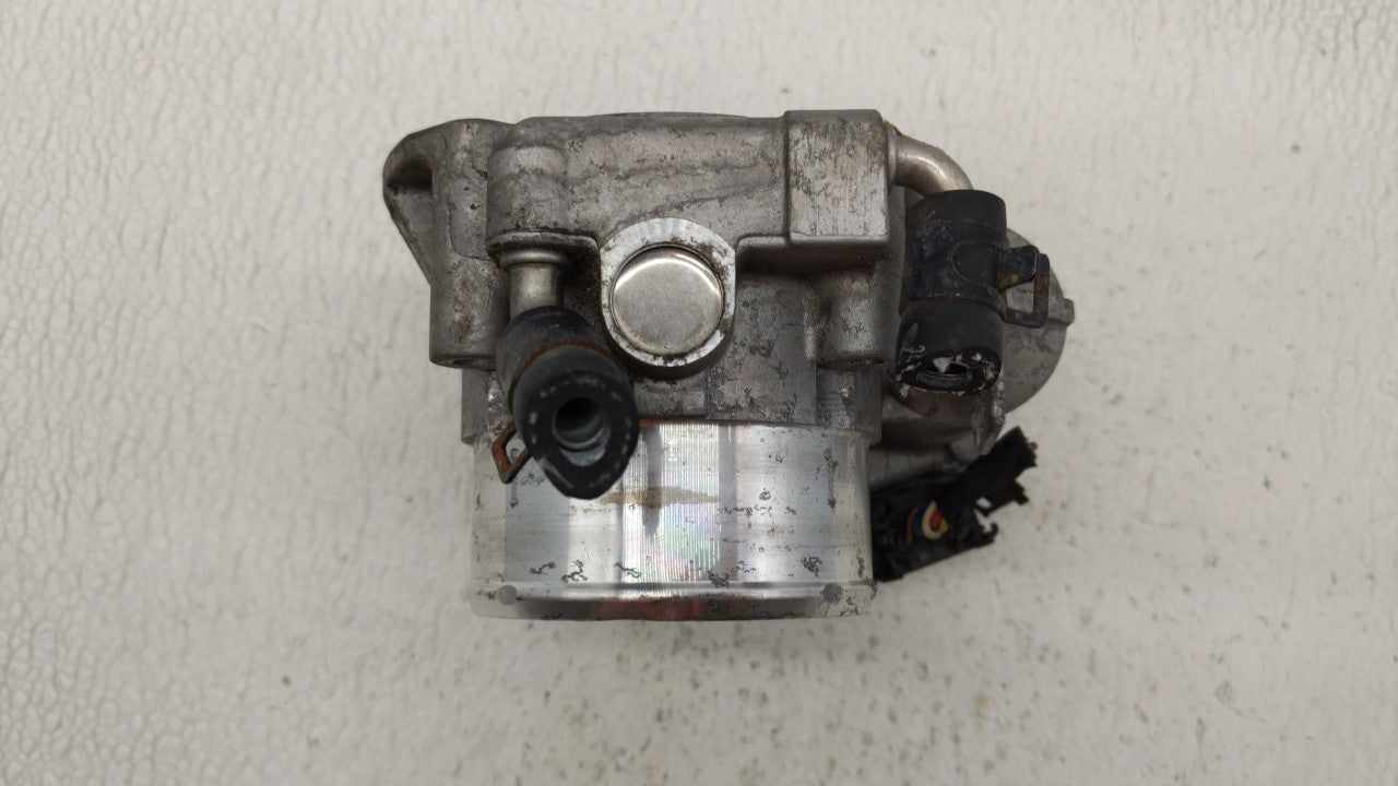 2011-2014 Hyundai Sonata Throttle Body P/N:35100-2G700 Fits Fits 2011 2012 2013 2014 2015 2016 OEM Used Auto Parts - Oemused