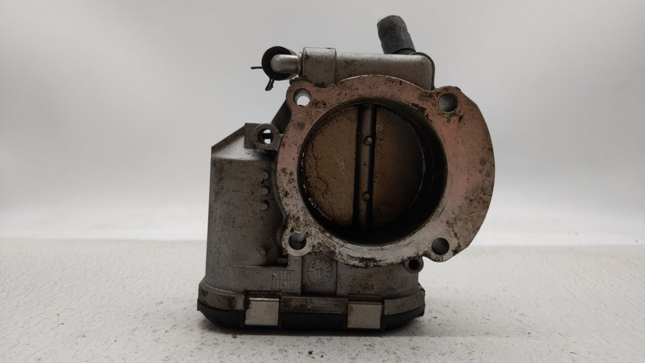 2011-2014 Hyundai Sonata Throttle Body P/N:35100-2G700 Fits Fits 2011 2012 2013 2014 2015 2016 OEM Used Auto Parts - Oemused