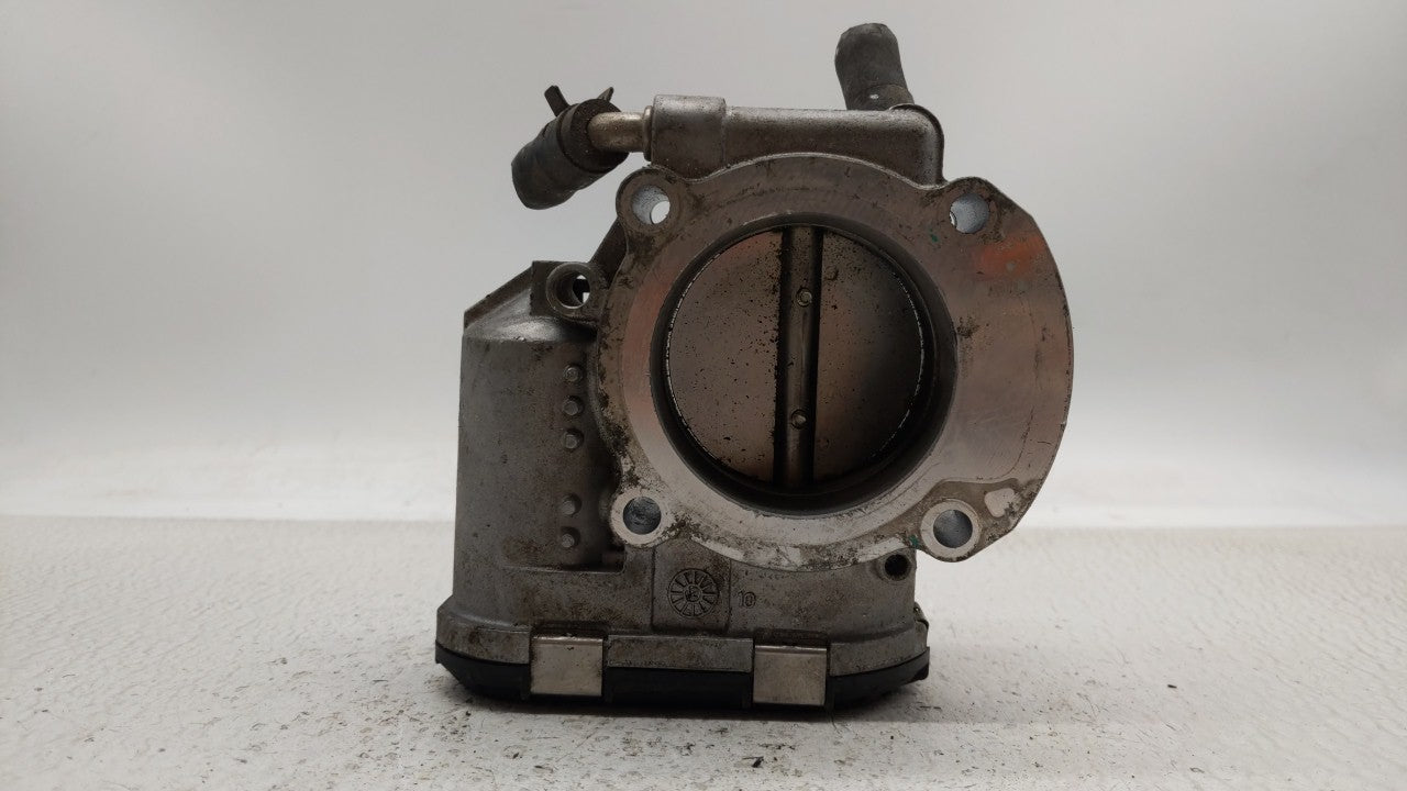 2011-2015 Hyundai Sonata Throttle Body P/N:35100-2G800 Fits Fits 2011 2012 2013 2014 2015 2016 OEM Used Auto Parts - Oemused