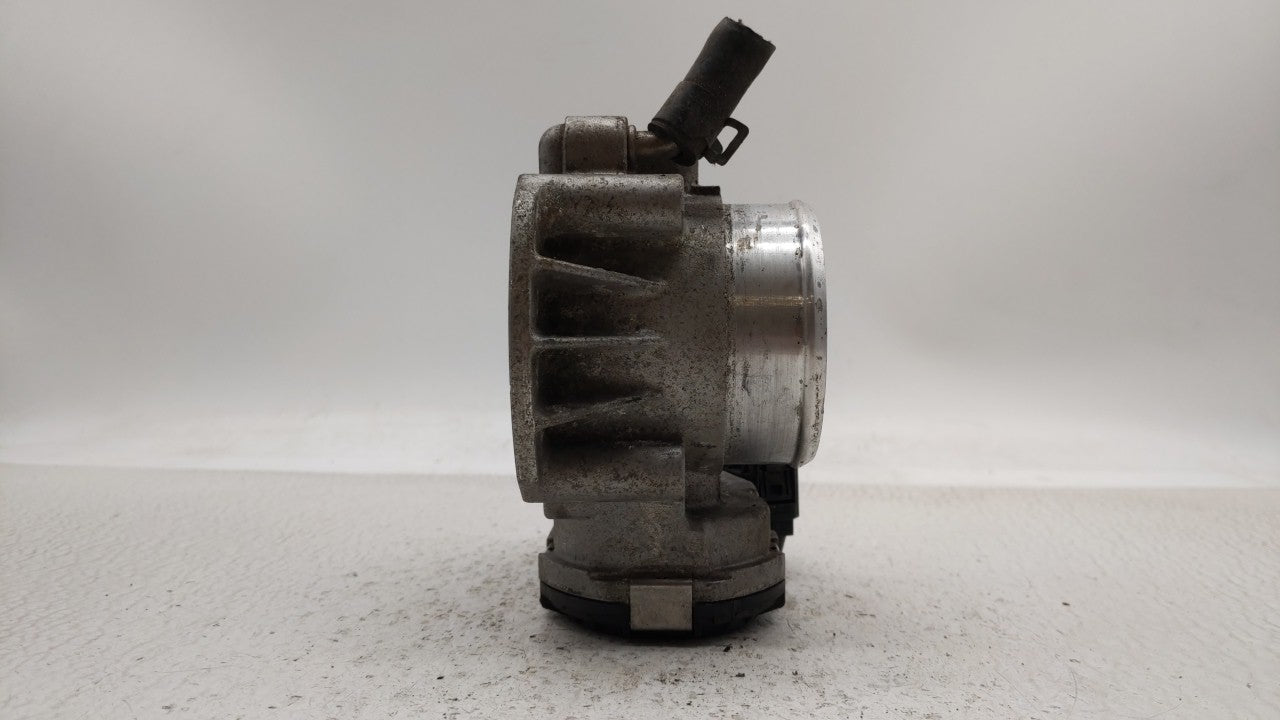 2011-2015 Hyundai Sonata Throttle Body P/N:35100-2G800 Fits Fits 2011 2012 2013 2014 2015 2016 OEM Used Auto Parts - Oemused