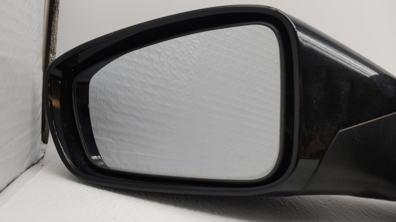 2011-2014 Hyundai Sonata Driver Side View Mirror - Left Door Mirror OEM Used - Oemusedautoparts1.com