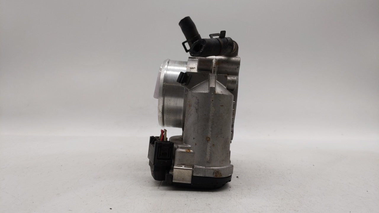 2011-2015 Hyundai Sonata Throttle Body P/N:35100-2G800 Fits Fits 2011 2012 2013 2014 2015 2016 OEM Used Auto Parts - Oemused