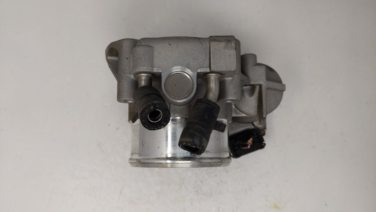 2011-2014 Hyundai Sonata Throttle Body P/N:35100-2G710 Fits Fits 2011 2012 2013 2014 2015 2016 OEM Used Auto Parts - Oemused