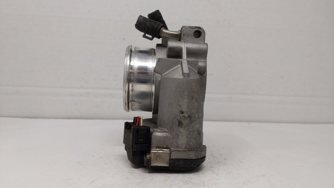 2011-2014 Hyundai Sonata Throttle Body P/N:35100-2G710 Fits Fits 2011 2012 2013 2014 2015 2016 OEM Used Auto Parts - Oemused