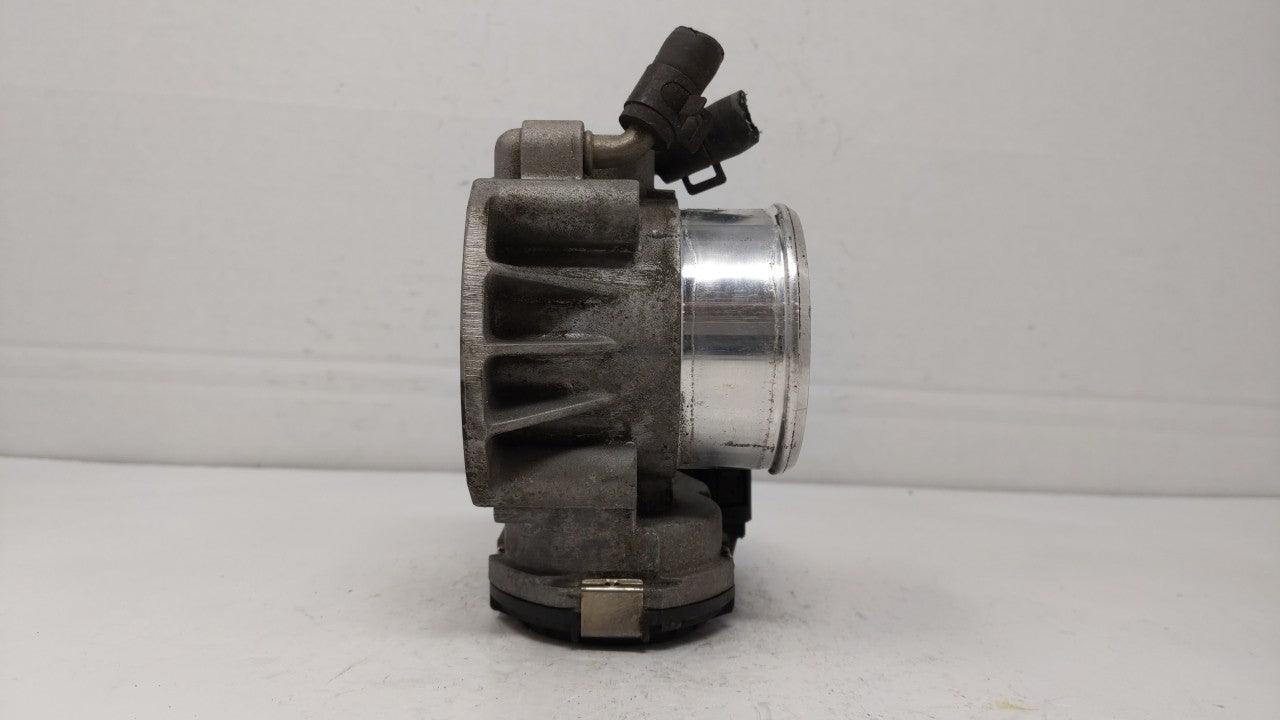 2011-2014 Hyundai Sonata Throttle Body P/N:35100-2G710 Fits Fits 2011 2012 2013 2014 2015 2016 OEM Used Auto Parts - Oemused