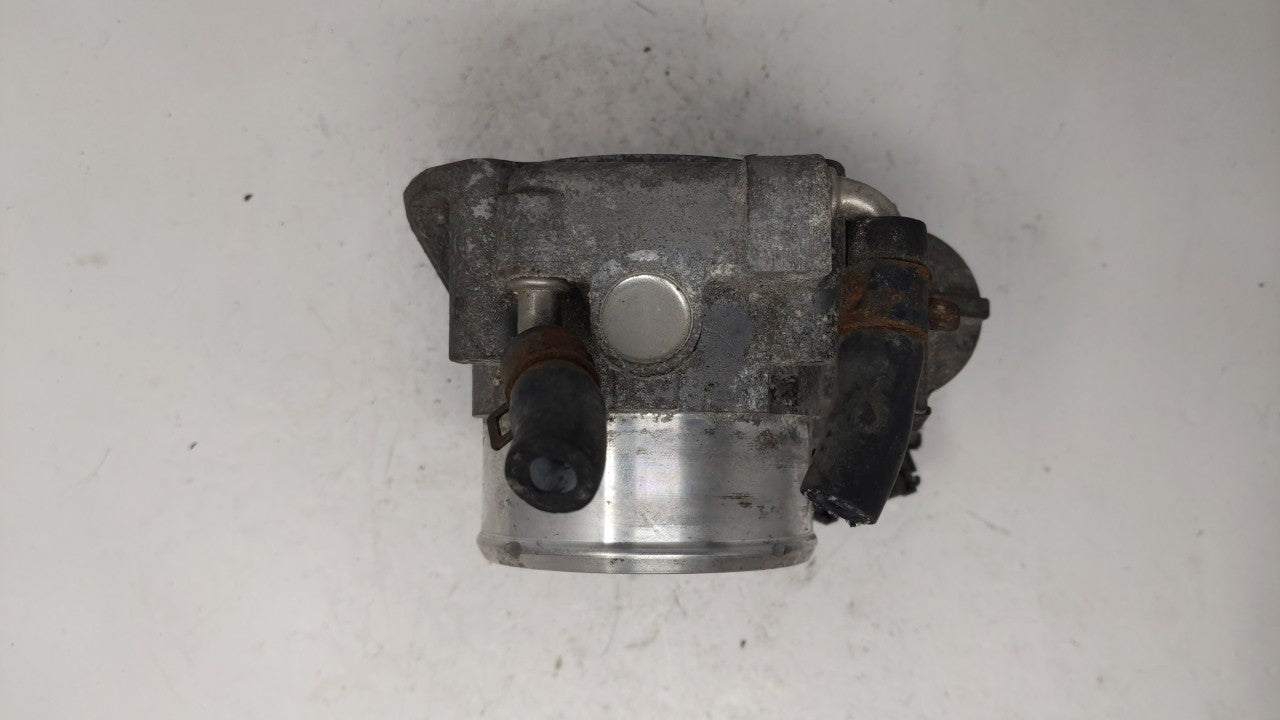 2011-2014 Hyundai Sonata Throttle Body P/N:35100-2G700 Fits Fits 2011 2012 2013 2014 2015 2016 OEM Used Auto Parts - Oemused