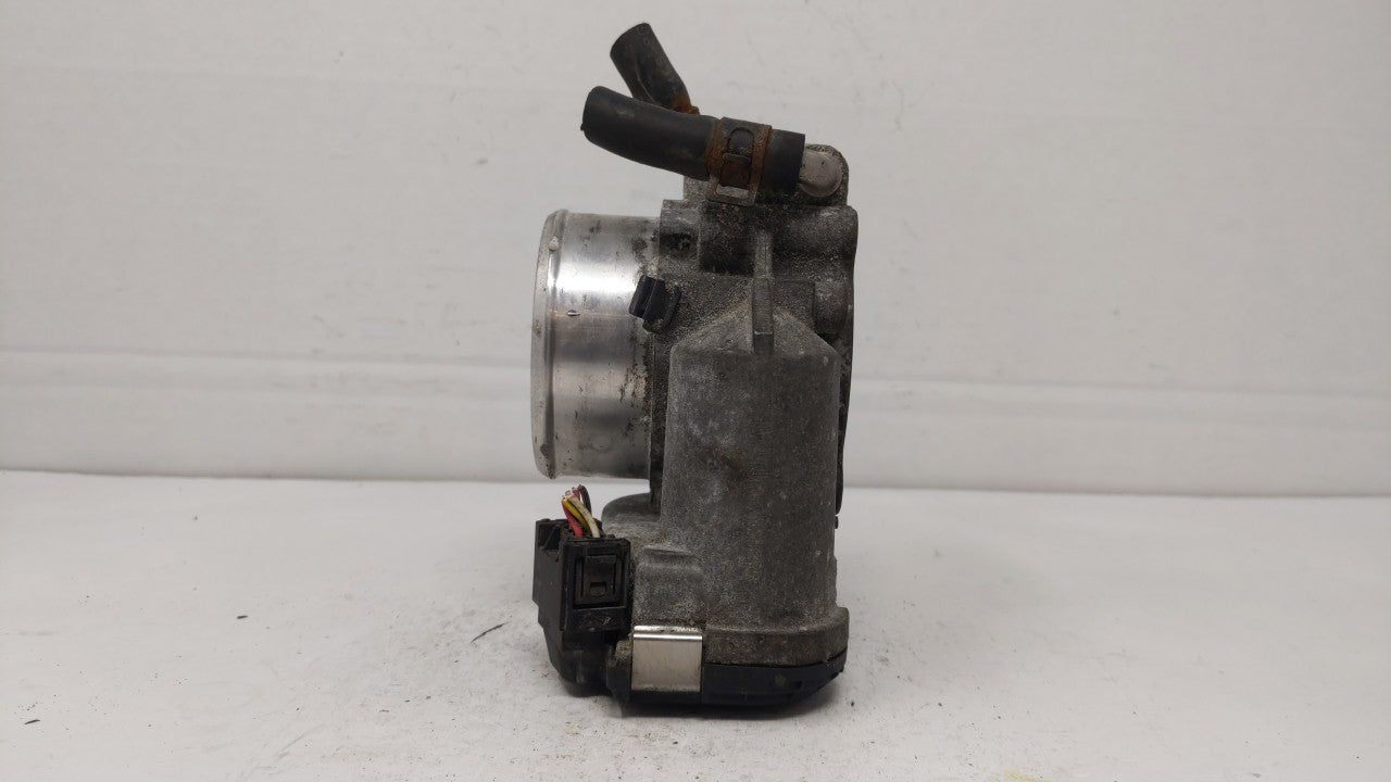 2011-2014 Hyundai Sonata Throttle Body P/N:35100-2G700 Fits Fits 2011 2012 2013 2014 2015 2016 OEM Used Auto Parts - Oemused