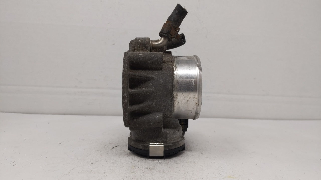 2011-2014 Hyundai Sonata Throttle Body P/N:35100-2G700 Fits Fits 2011 2012 2013 2014 2015 2016 OEM Used Auto Parts - Oemused