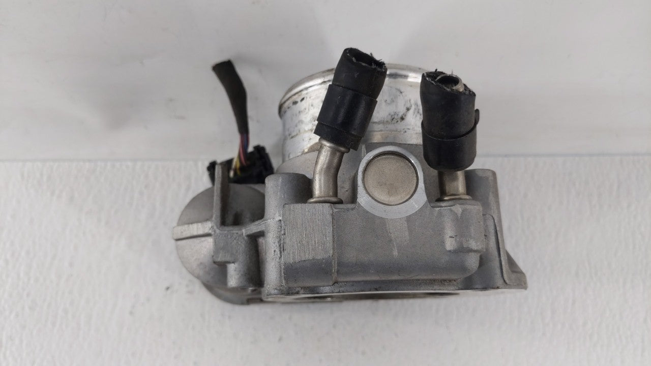 2011-2014 Hyundai Sonata Throttle Body P/N:35100-2G710 Fits Fits 2011 2012 2013 2014 2015 2016 OEM Used Auto Parts - Oemused