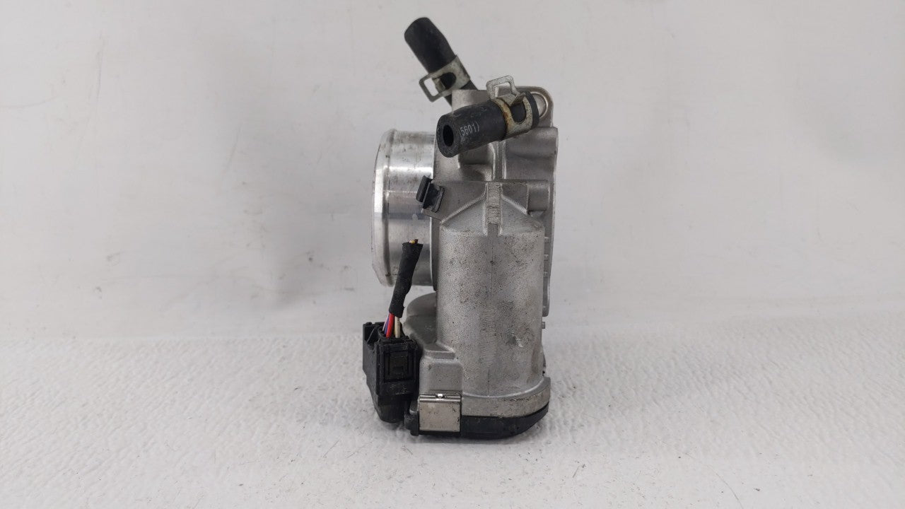 2011-2015 Hyundai Sonata Throttle Body P/N:35100-2G800 Fits Fits 2011 2012 2013 2014 2015 2016 OEM Used Auto Parts - Oemused