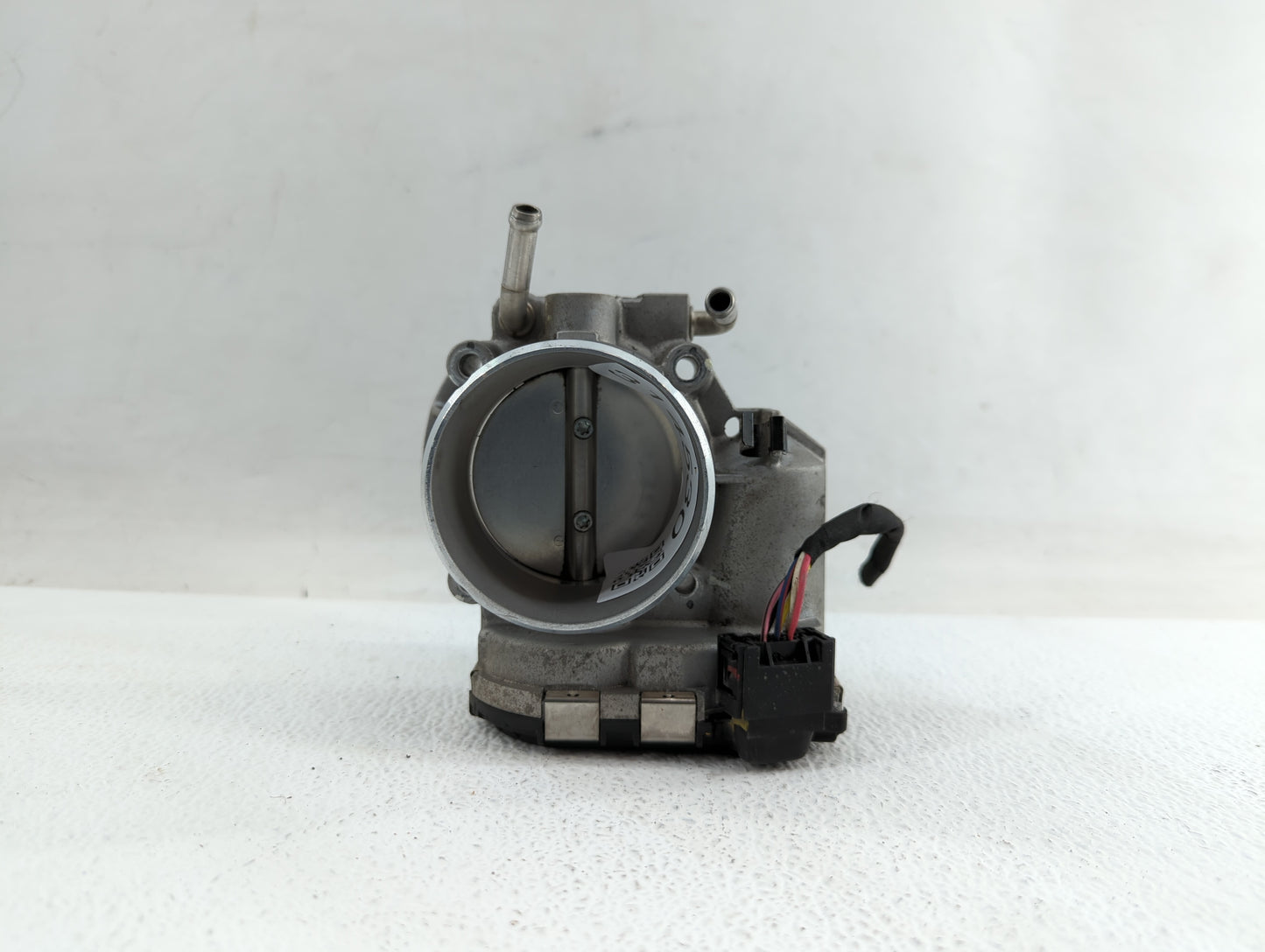 2011-2014 Hyundai Sonata Throttle Body P/N:35100-2G700 Fits Fits 2011 2012 2013 2014 2015 2016 OEM Used Auto Parts - Oemused
