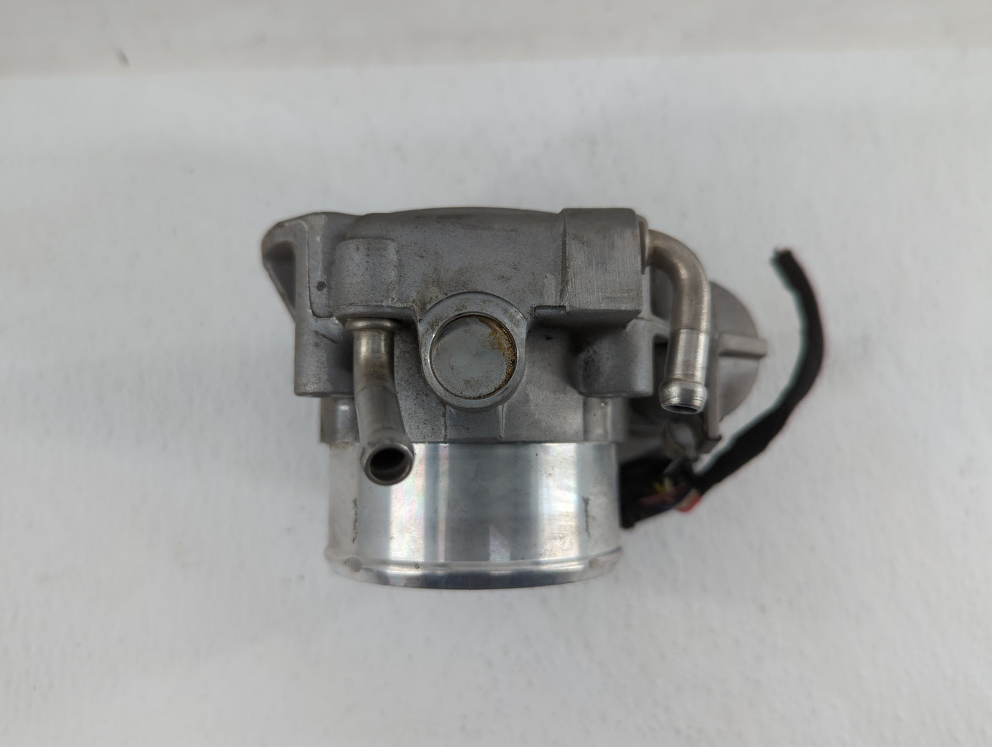2011-2014 Hyundai Sonata Throttle Body P/N:35100-2G700 Fits Fits 2011 2012 2013 2014 2015 2016 OEM Used Auto Parts - Oemused