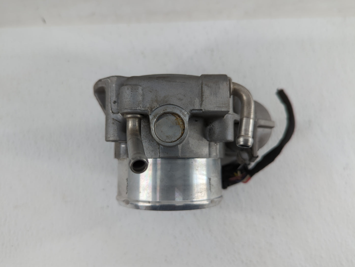 2011-2014 Hyundai Sonata Throttle Body P/N:35100-2G700 Fits Fits 2011 2012 2013 2014 2015 2016 OEM Used Auto Parts - Oemused
