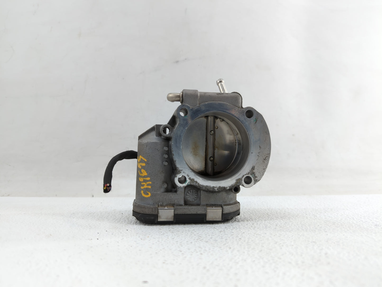 2011-2014 Hyundai Sonata Throttle Body P/N:35100-2G700 Fits Fits 2011 2012 2013 2014 2015 2016 OEM Used Auto Parts - Oemused