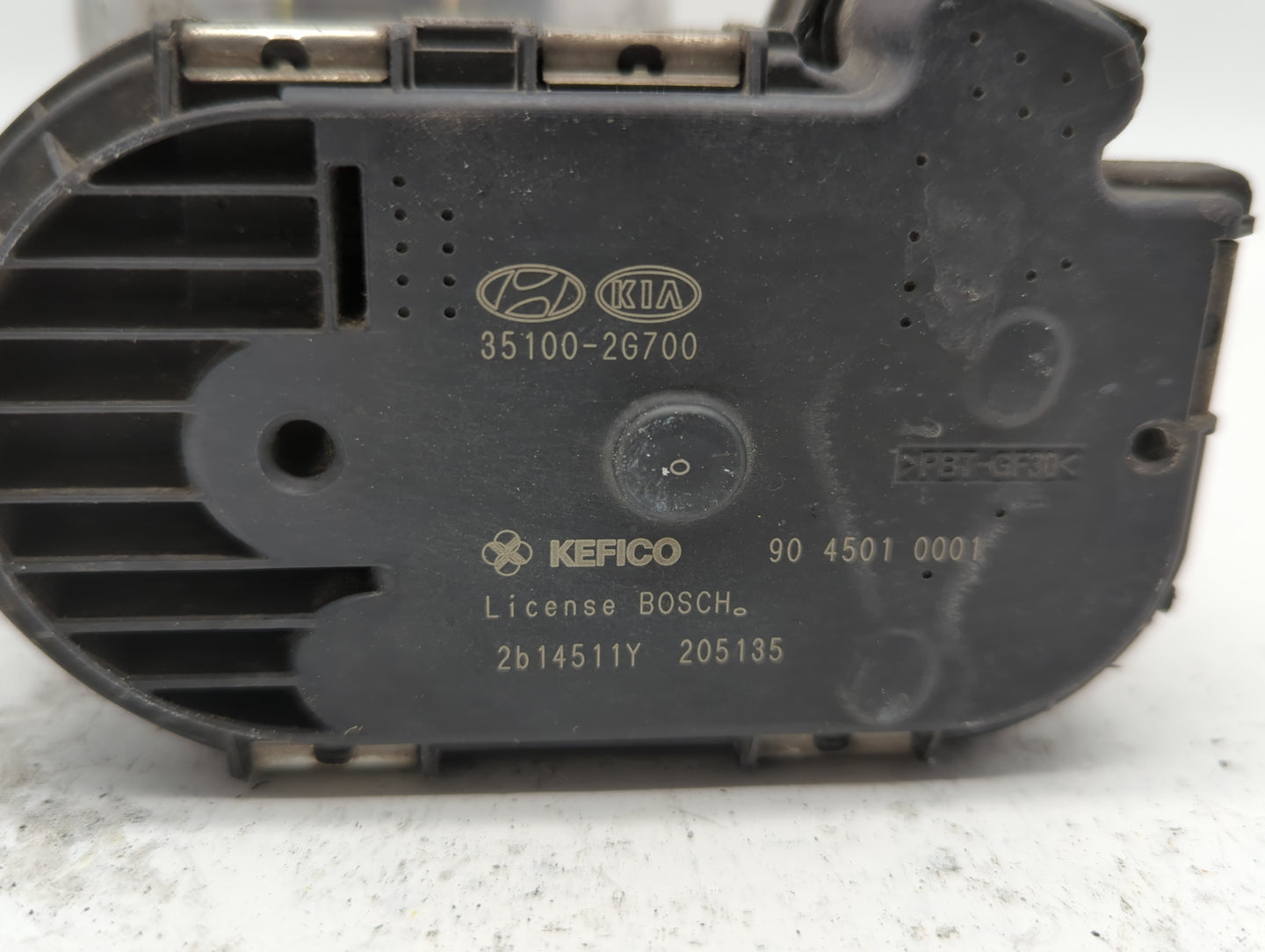 2011-2014 Hyundai Sonata Throttle Body P/N:35100-2G700 Fits Fits 2011 2012 2013 2014 2015 2016 OEM Used Auto Parts - Oemused