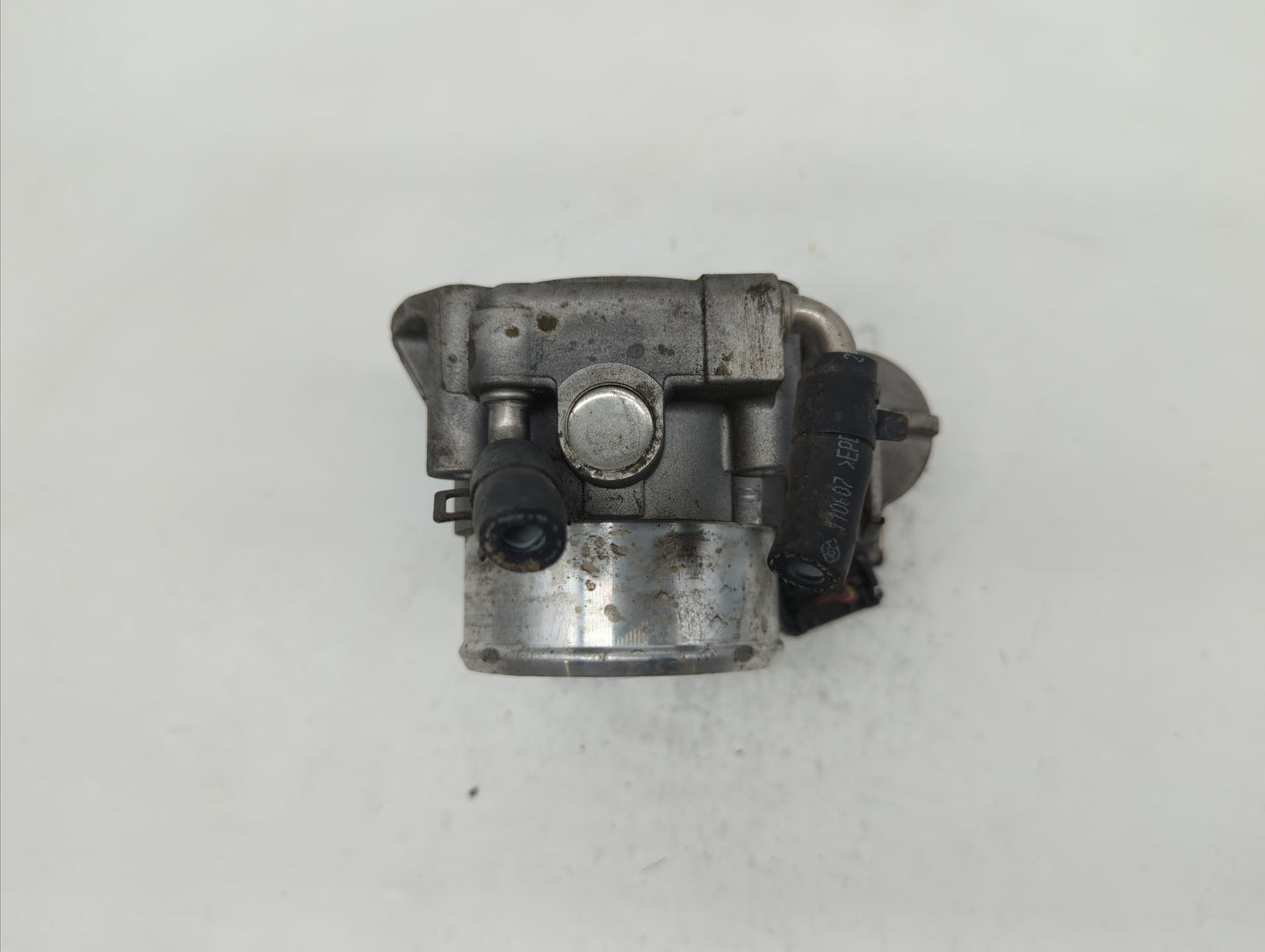 2011-2014 Hyundai Sonata Throttle Body P/N:35100-2G700 Fits Fits 2011 2012 2013 2014 2015 2016 OEM Used Auto Parts - Oemused