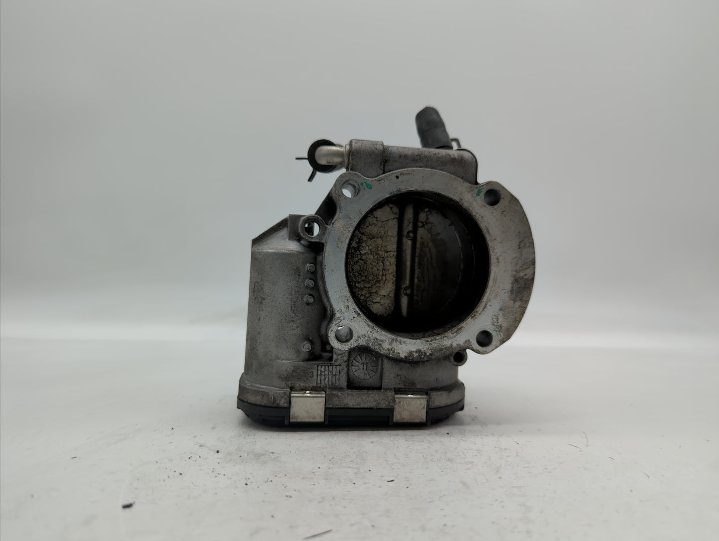 2011-2014 Hyundai Sonata Throttle Body P/N:35100-2G700 Fits Fits 2011 2012 2013 2014 2015 2016 OEM Used Auto Parts - Oemused