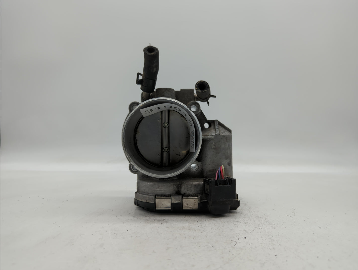 2011-2014 Hyundai Sonata Throttle Body P/N:35100-2G700 Fits Fits 2011 2012 2013 2014 2015 2016 OEM Used Auto Parts - Oemused