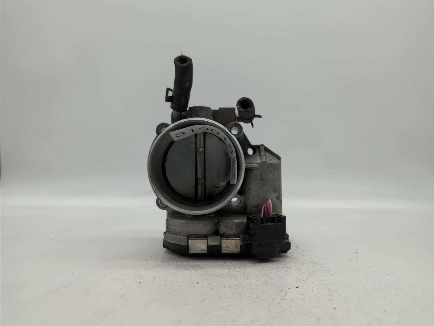 2011-2014 Hyundai Sonata Throttle Body P/N:35100-2G700 Fits Fits 2011 2012 2013 2014 2015 2016 OEM Used Auto Parts - Oemused