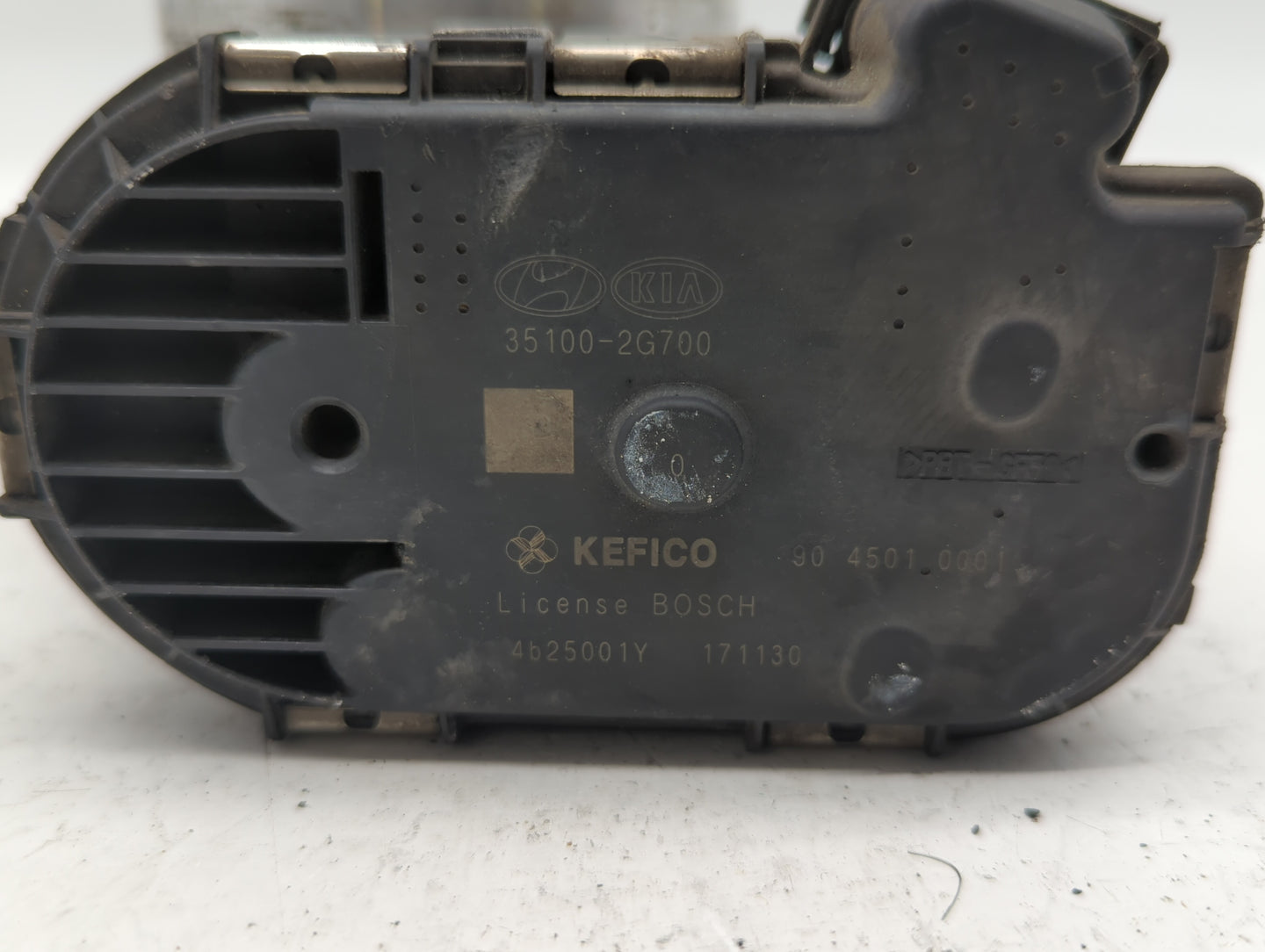 2011-2014 Hyundai Sonata Throttle Body P/N:35100-2G700 Fits Fits 2011 2012 2013 2014 2015 2016 OEM Used Auto Parts - Oemused