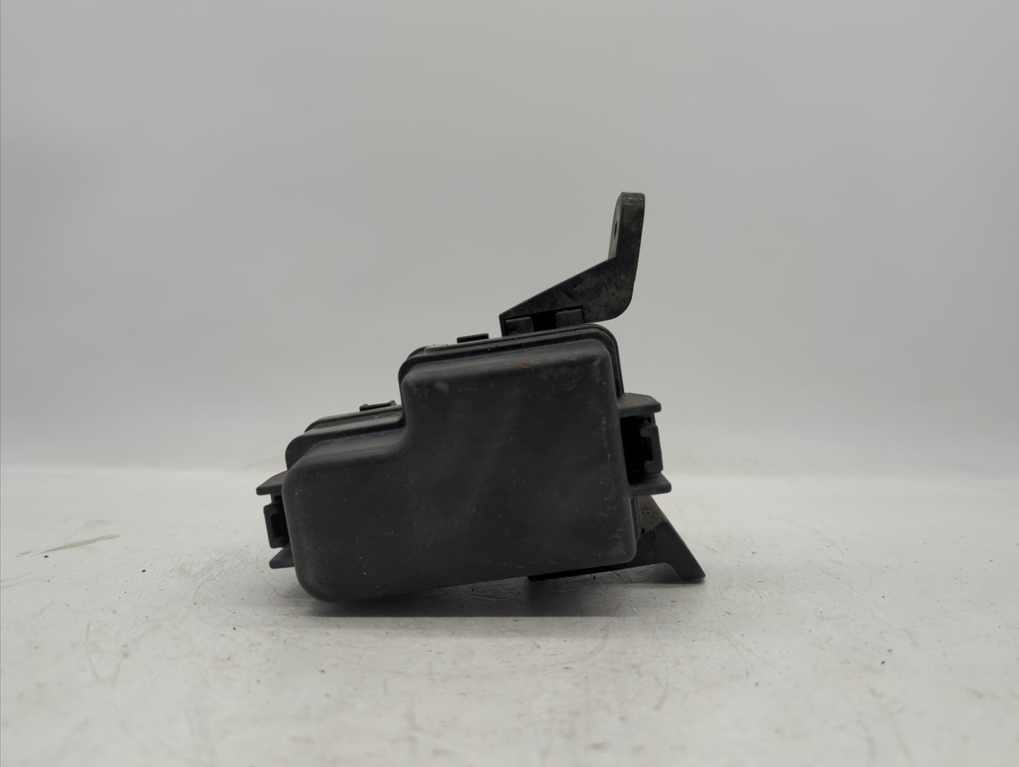 2011-2012 Hyundai Sonata Fusebox Fuse Box Panel Relay Module P/N:91950-4R090 Fits Fits 2011 2012 OEM Used Auto Parts - Oemus