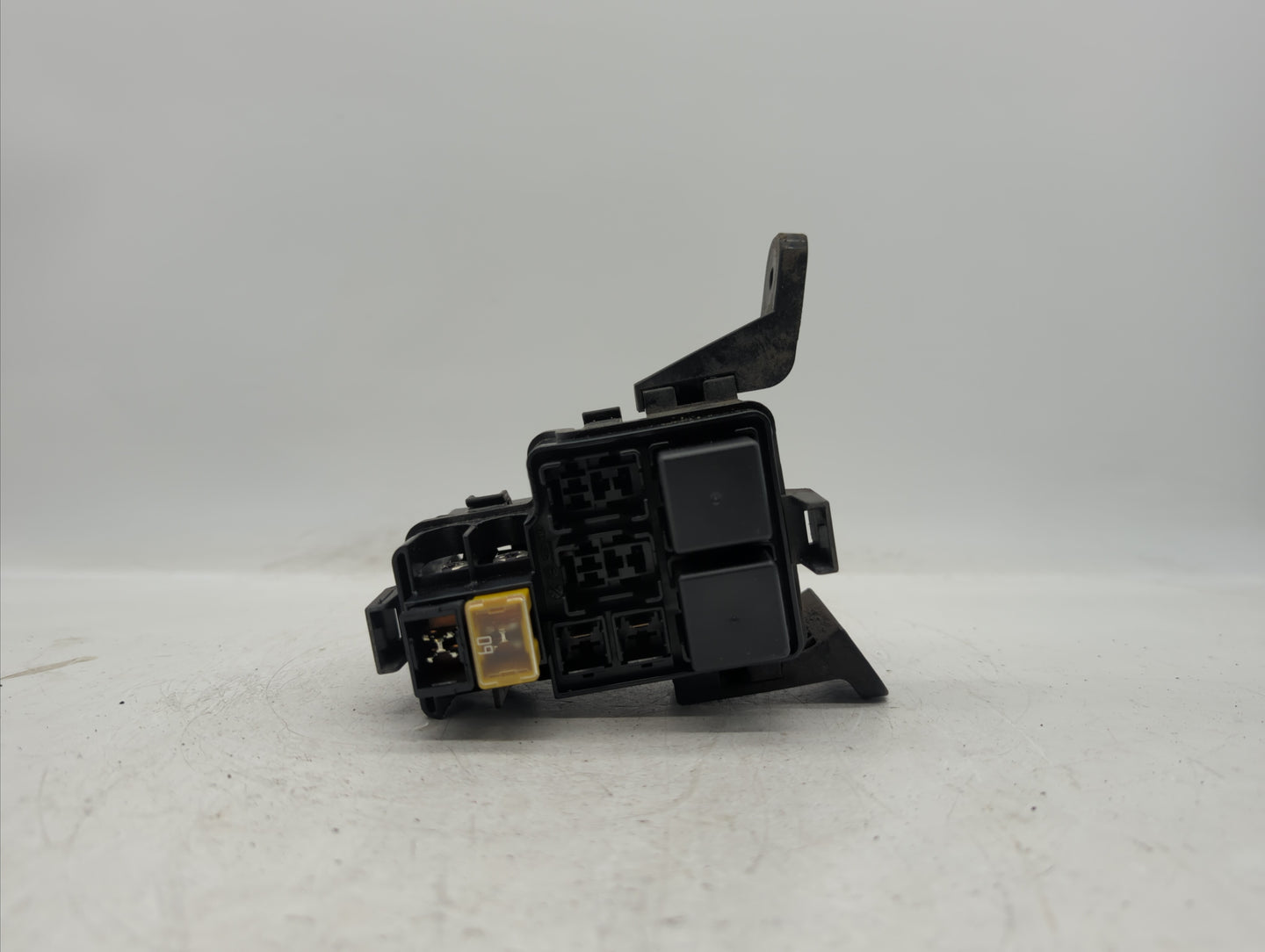 2011-2012 Hyundai Sonata Fusebox Fuse Box Panel Relay Module P/N:91950-4R090 Fits Fits 2011 2012 OEM Used Auto Parts - Oemus