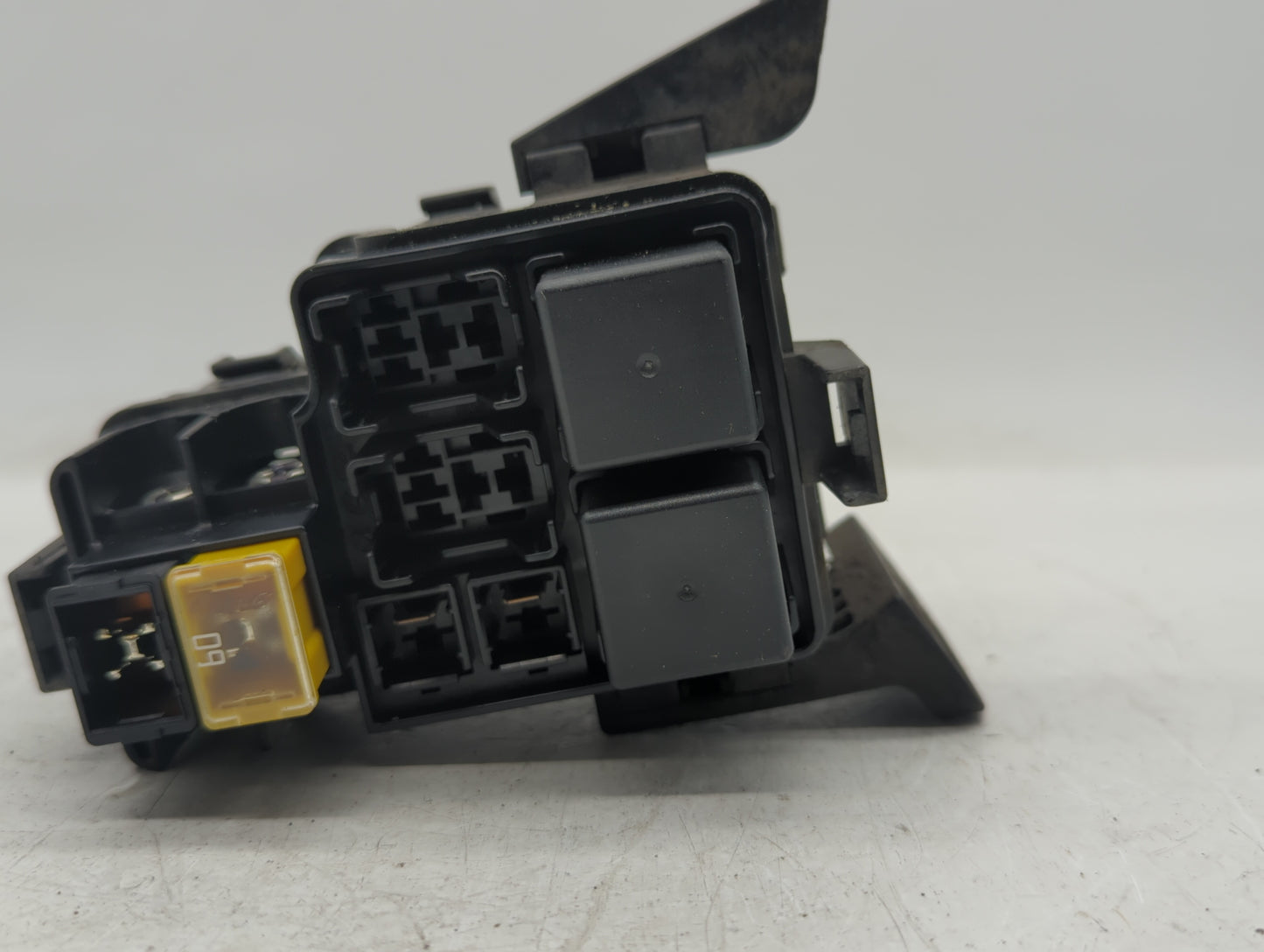 2011-2012 Hyundai Sonata Fusebox Fuse Box Panel Relay Module P/N:91950-4R090 Fits Fits 2011 2012 OEM Used Auto Parts - Oemus