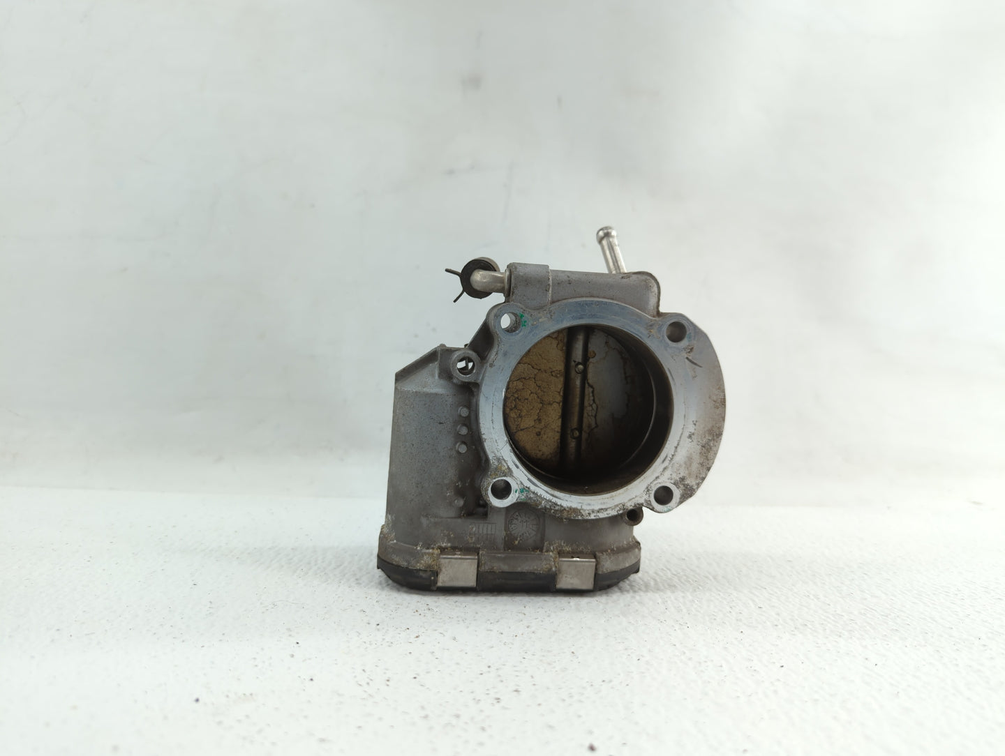 2011-2014 Hyundai Sonata Throttle Body P/N:35100-2G700 Fits Fits 2011 2012 2013 2014 2015 2016 OEM Used Auto Parts - Oemused