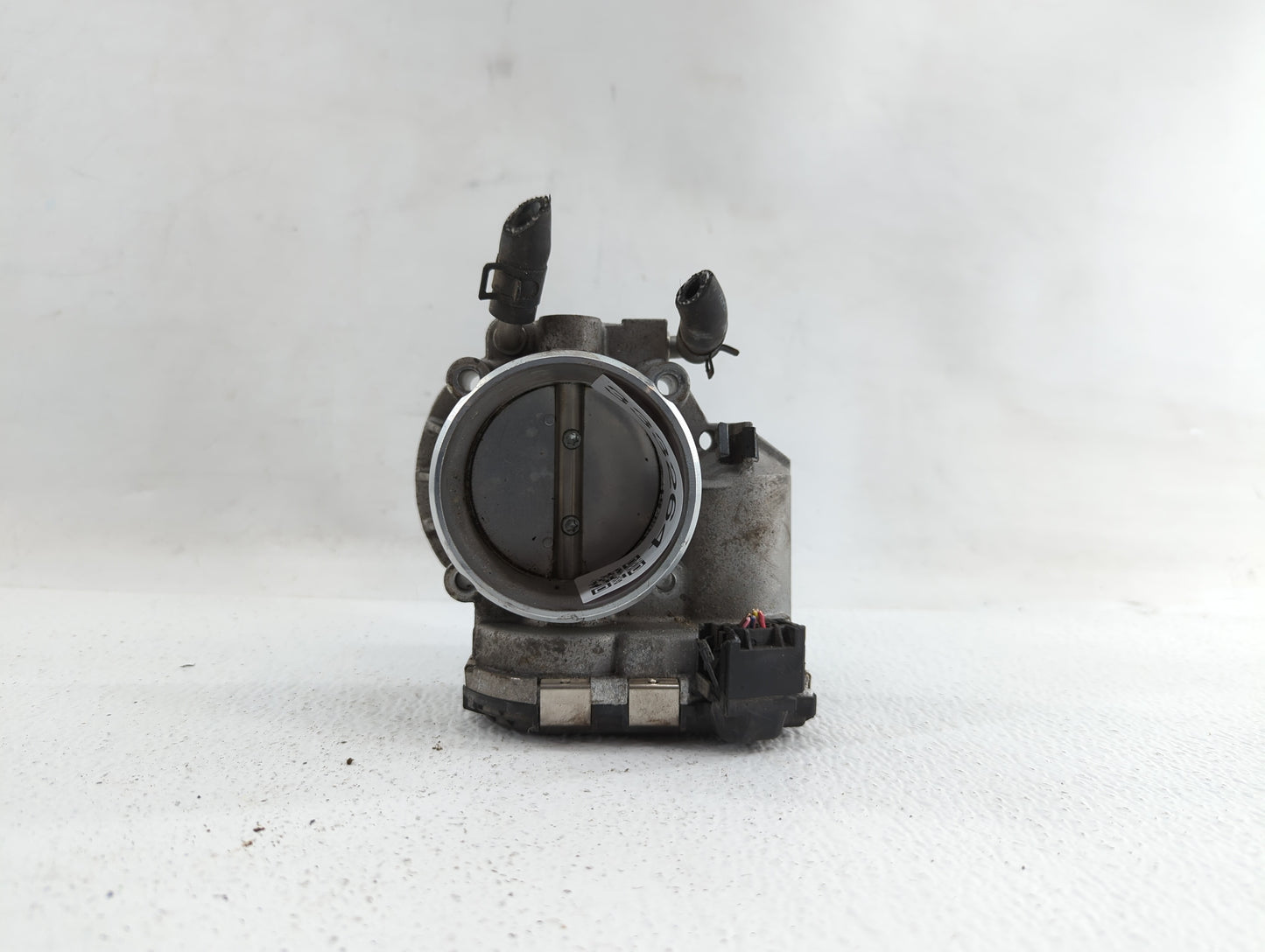 2011-2014 Hyundai Sonata Throttle Body P/N:35100-2G700 Fits Fits 2011 2012 2013 2014 2015 2016 OEM Used Auto Parts - Oemused