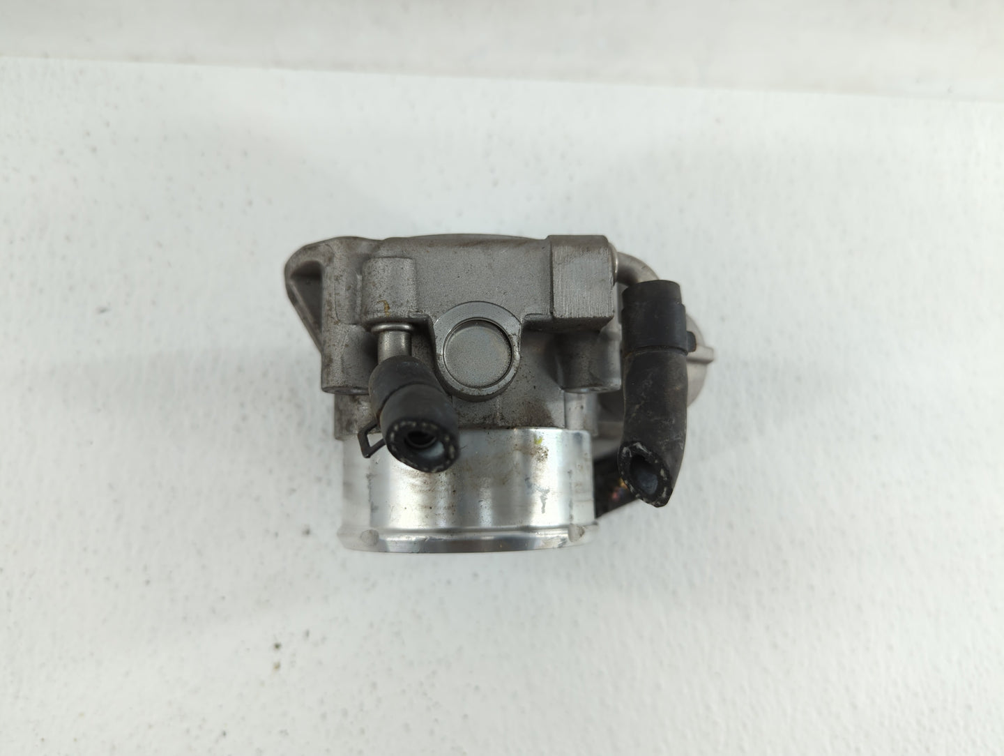 2011-2014 Hyundai Sonata Throttle Body P/N:35100-2G700 Fits Fits 2011 2012 2013 2014 2015 2016 OEM Used Auto Parts - Oemused
