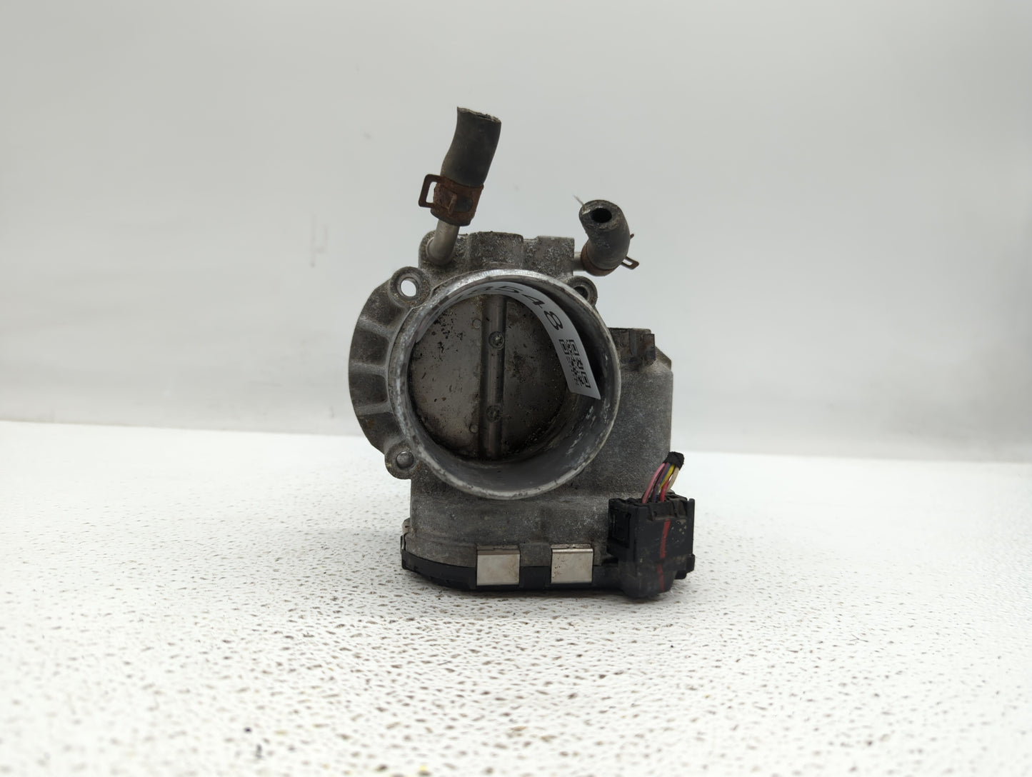 2011-2014 Hyundai Sonata Throttle Body P/N:35100-2G700 Fits Fits 2011 2012 2013 2014 2015 2016 OEM Used Auto Parts - Oemused