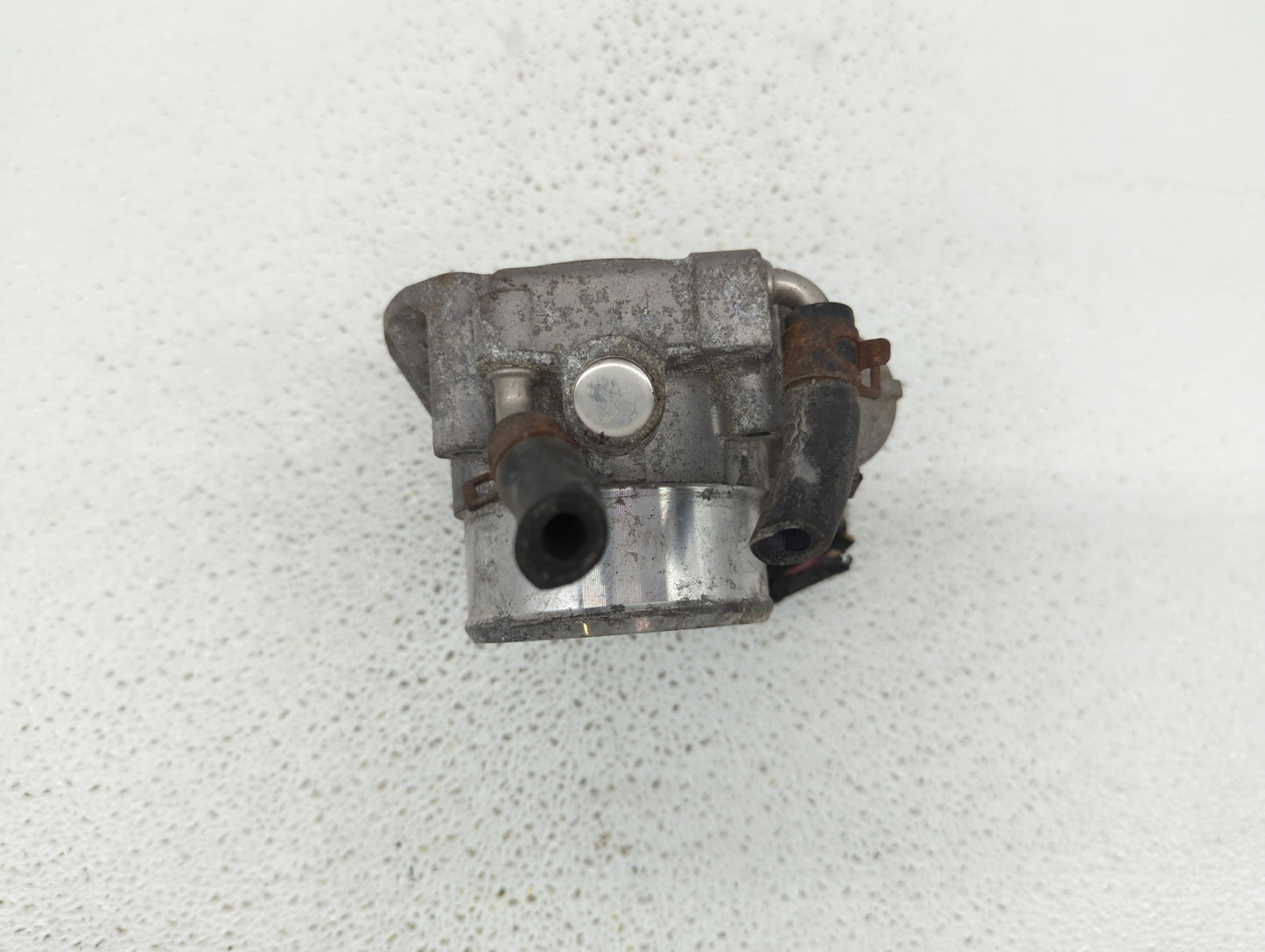 2011-2014 Hyundai Sonata Throttle Body P/N:35100-2G700 Fits Fits 2011 2012 2013 2014 2015 2016 OEM Used Auto Parts - Oemused