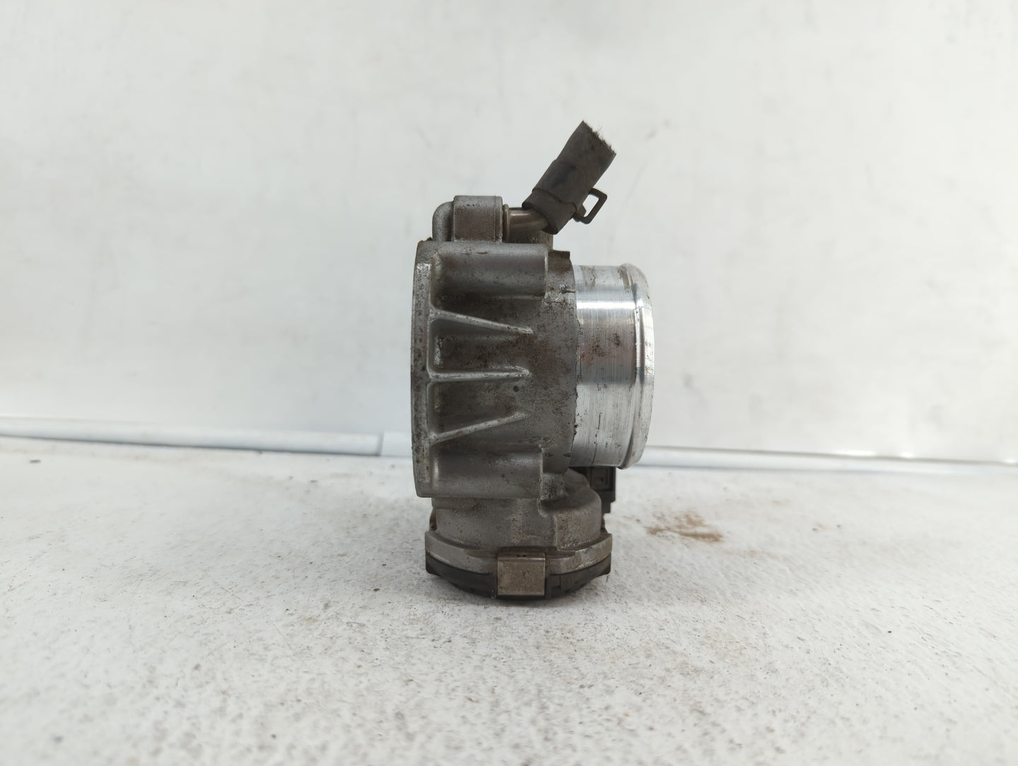 2011-2015 Hyundai Sonata Throttle Body P/N:35100-2G800 9045010020, 0459 1847 AC Fits Fits 2011 2012 2013 2014 2015 2016 OEM 